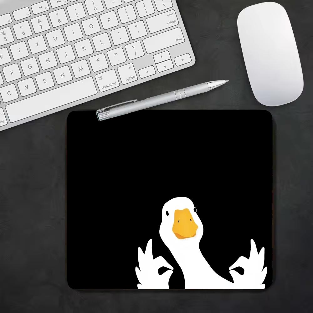 Cute White Goose  Pattern Smal - Home Office Background recension och pris